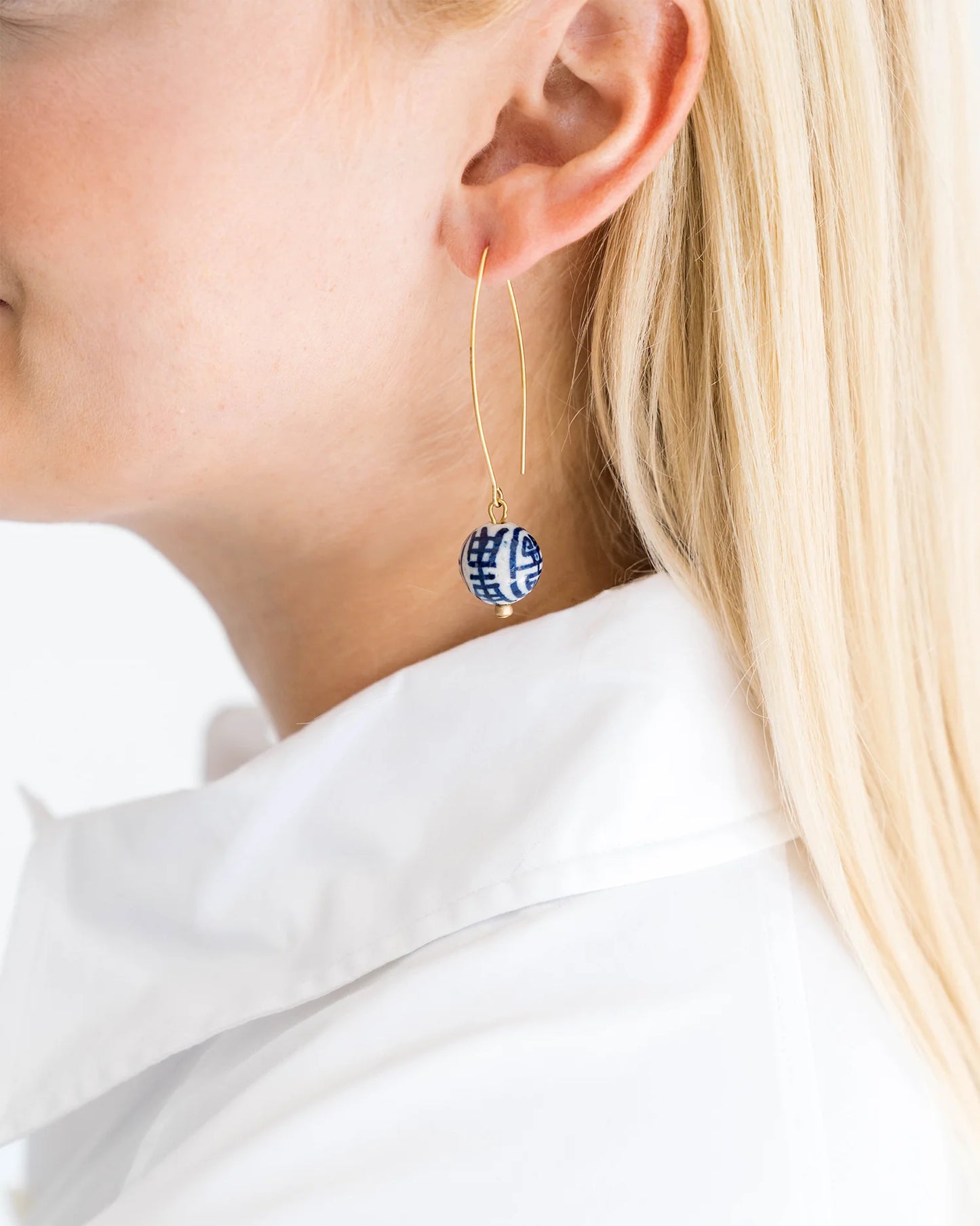 Susan Shaw Blue & White Threader Earrings