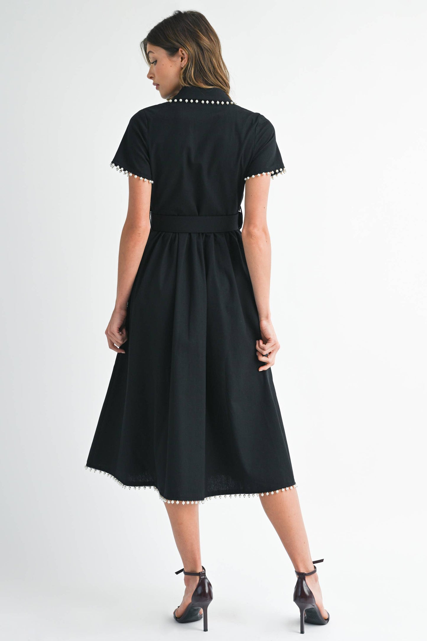 BLACK SHORT SLEEVE COLLARED MIDI DRESS WITH PEARL DETAIL